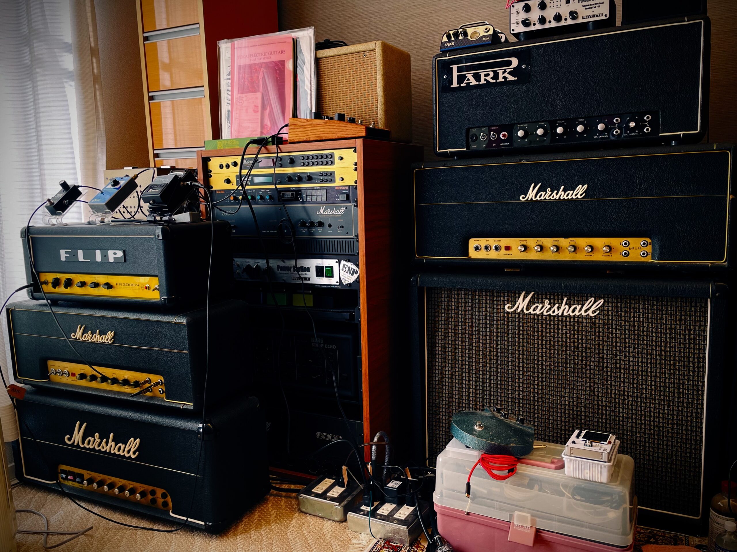 Vintage capacitor on guitar